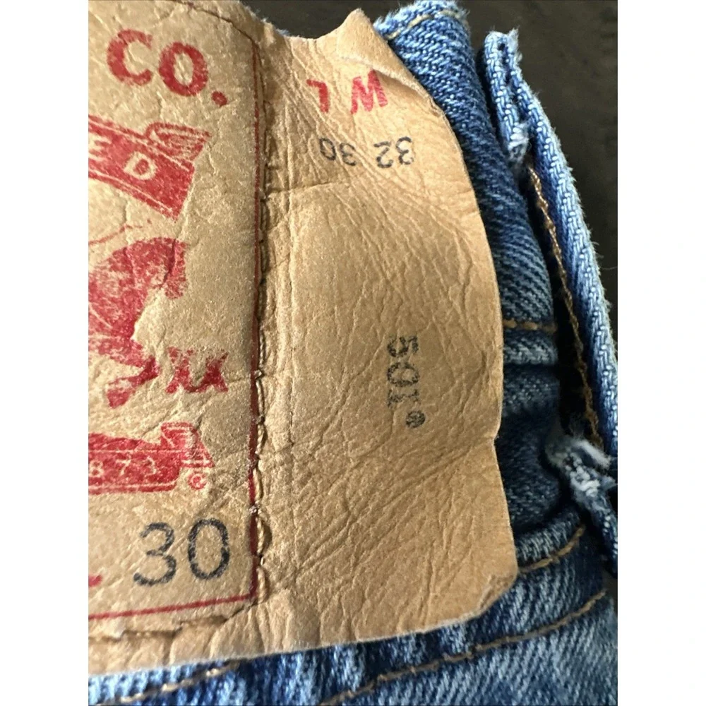 Levis 501 Jeans Men's Size 32x30 Medium Wash Denim Blue Button Fly 2017 Mexico
